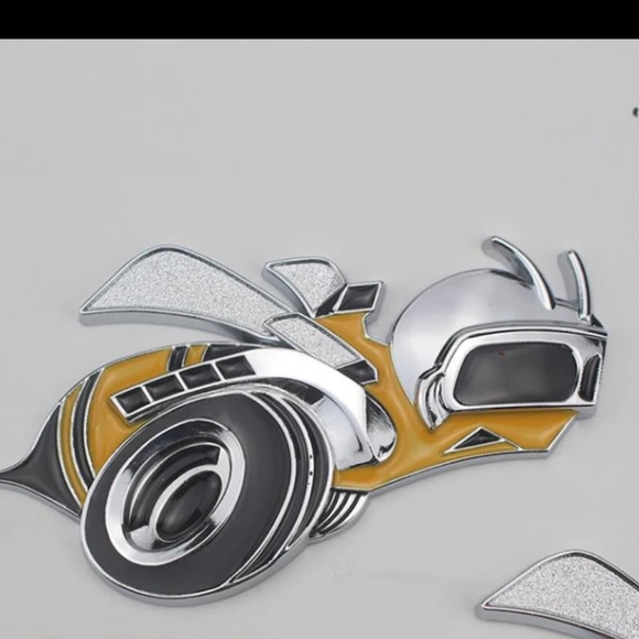 1 Scat Pack super bee Charger Challenger 5" badge. Matching grill badge avail - Picture 5 of 5